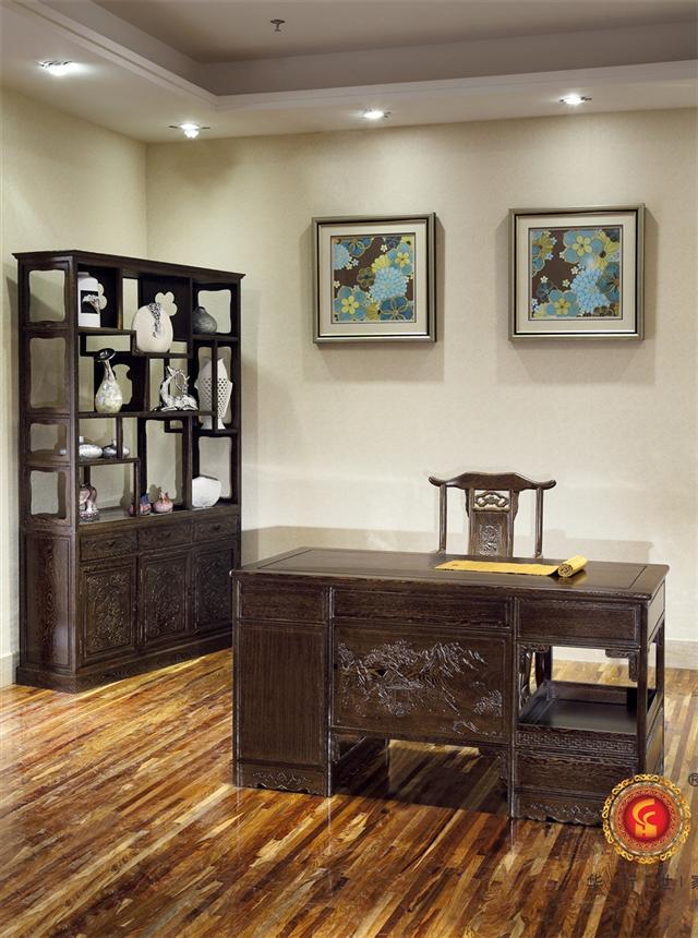 雞翅電腦臺+三門博古架